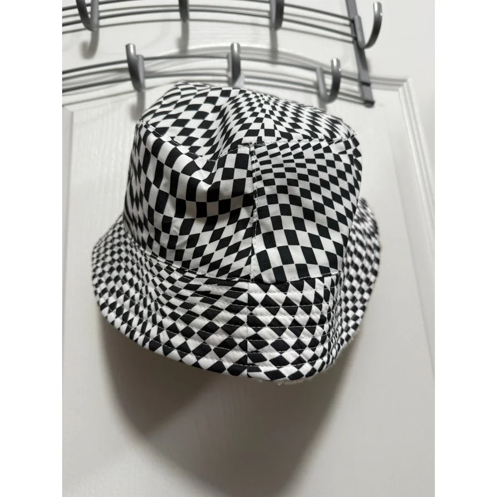 New Disney Parks Alice in Wonderland White Rabbit Checkerboard Bucket Hat Adults